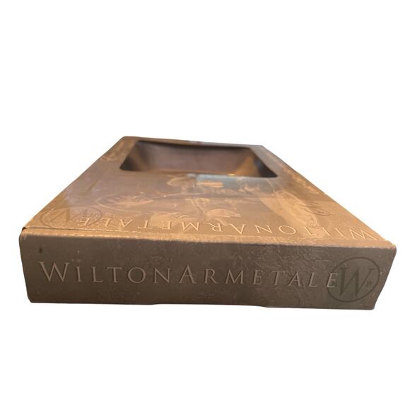 Wilton Armetale Pewter Serving Dish Bread Tray Housewarming Gift Hot Cold w/Box - Picture 3 of 5